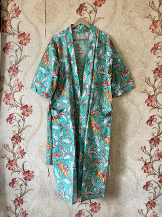 Handmade Cotton Kimonos: Artisanal Fashion with a Vintage Touch