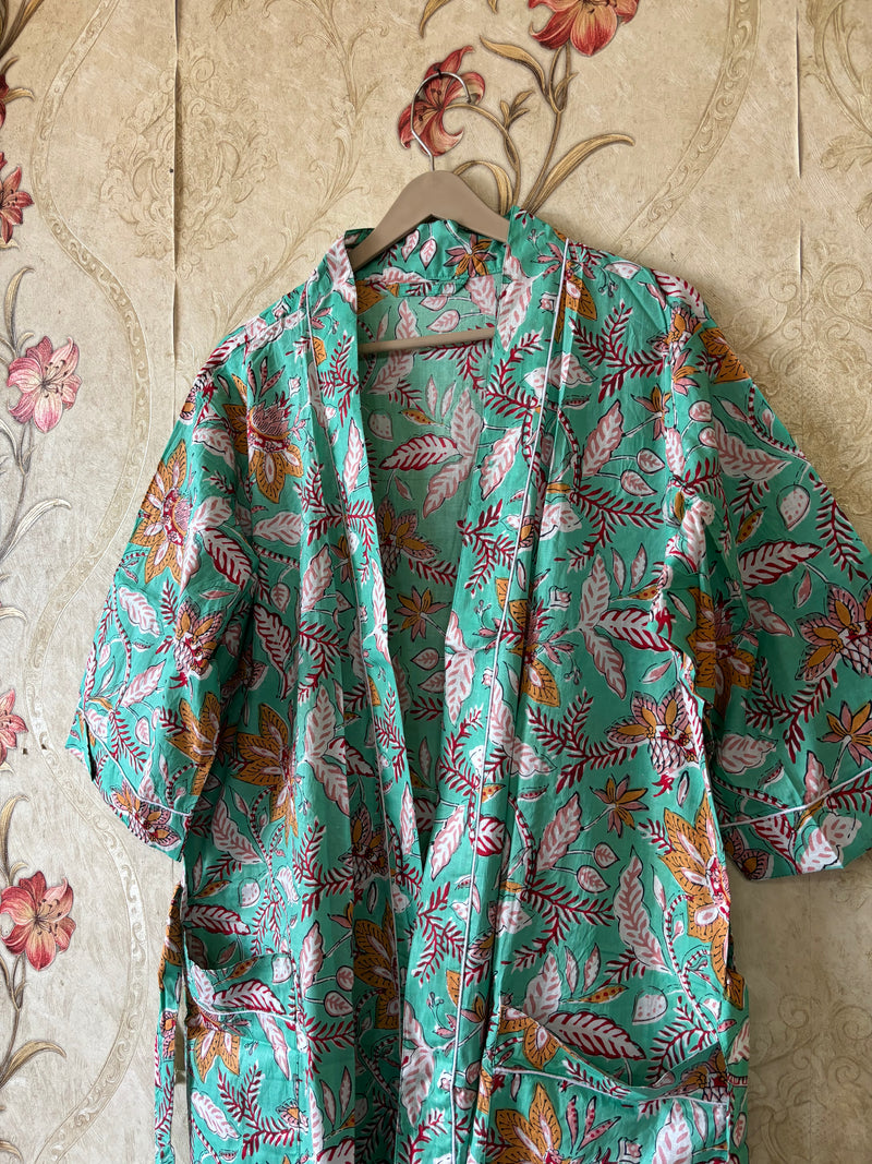 Handmade Cotton Kimonos: Artisanal Fashion with a Vintage Touch