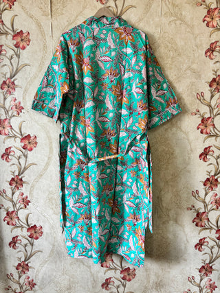 Handmade Cotton Kimonos: Artisanal Fashion with a Vintage Touch