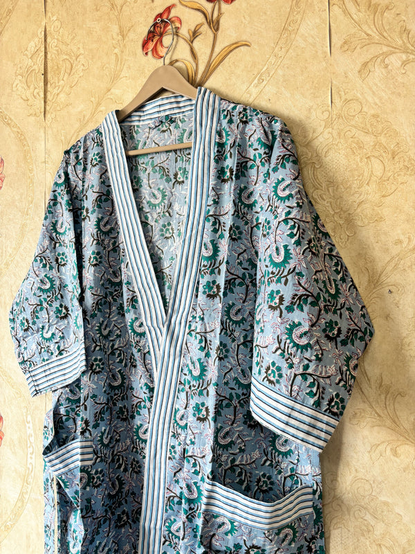 Breathable cotton robe